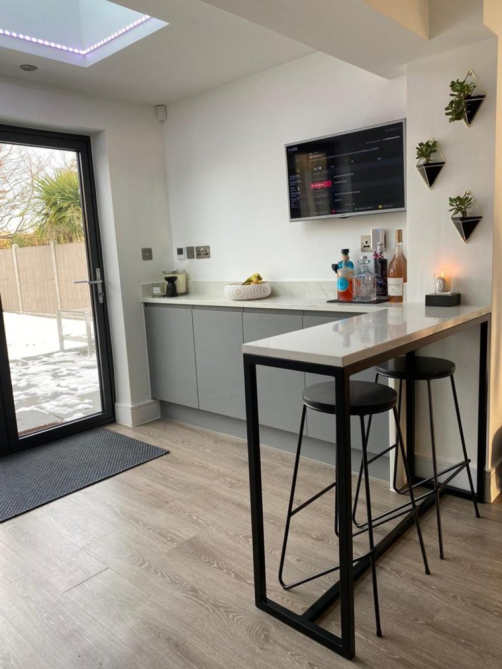 Breakfast Bar.